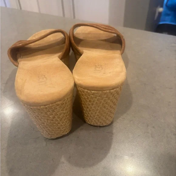 UGG Women's Alvina Tan Slide Sandals-EUC - Picture 6 of 10